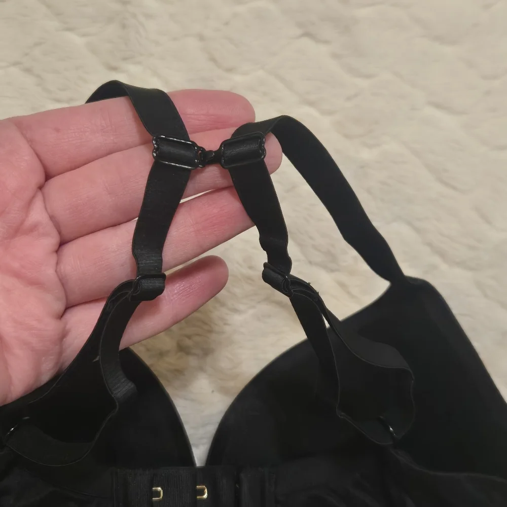 Betsey Johnson Black Lightly Padded Bra, 30DD - Picture 4 of 7